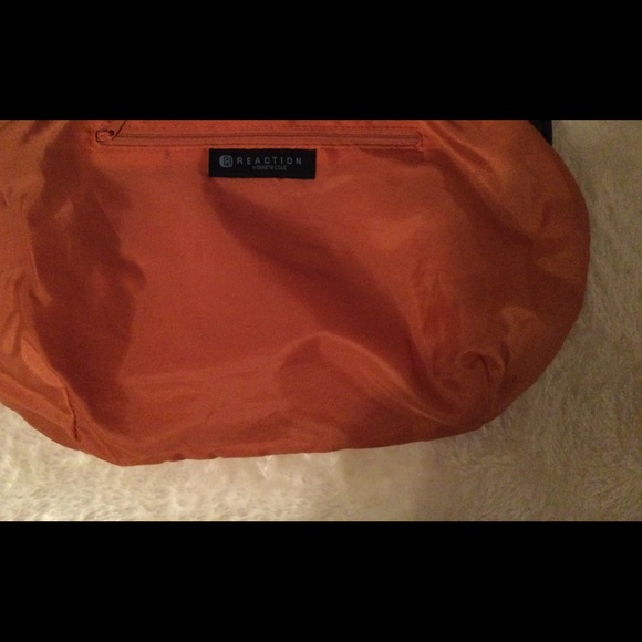 KENNETH COLE REACTION HOBO BAG - Picture 5 of 10